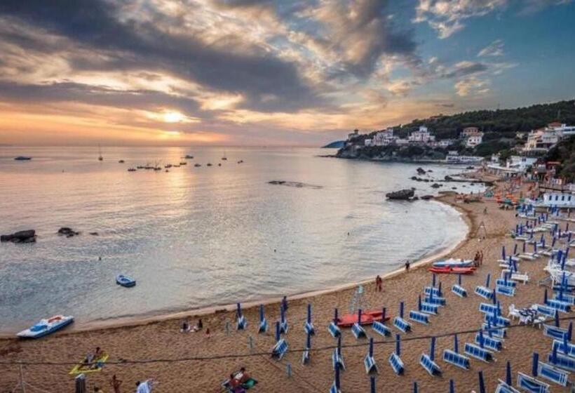 بنسيون Oasi Del Cuore Due Graziose Camere Con Vista Mare A 7 Min Dal Mare Di Castiglioncello