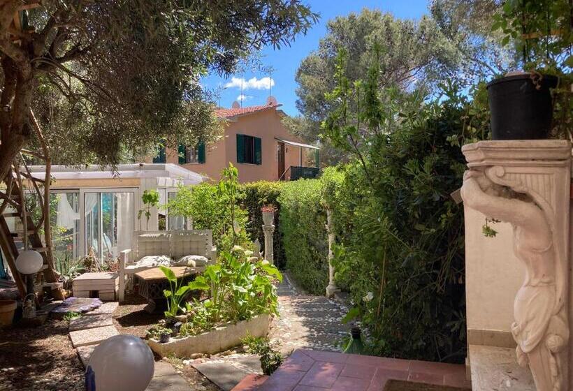 بنسيون Oasi Del Cuore Due Graziose Camere Con Vista Mare A 7 Min Dal Mare Di Castiglioncello