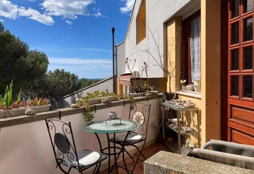 ペンション Oasi Del Cuore   Due Graziose Camere Con Vista Mare A 7 Min Dal Mare Di Castiglioncello