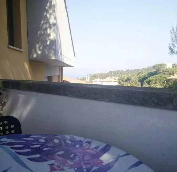 ペンション Oasi Del Cuore   Due Graziose Camere Con Vista Mare A 7 Min Dal Mare Di Castiglioncello