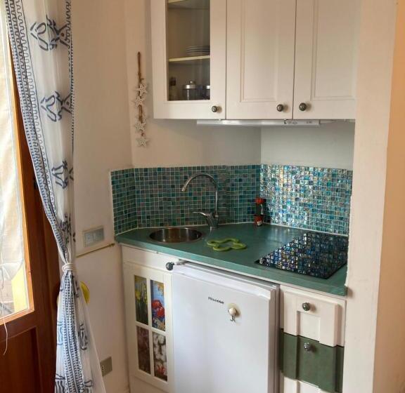 بنسيون Oasi Del Cuore Due Graziose Camere Con Vista Mare A 7 Min Dal Mare Di Castiglioncello