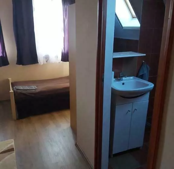 ペンション Számadó Vendégház