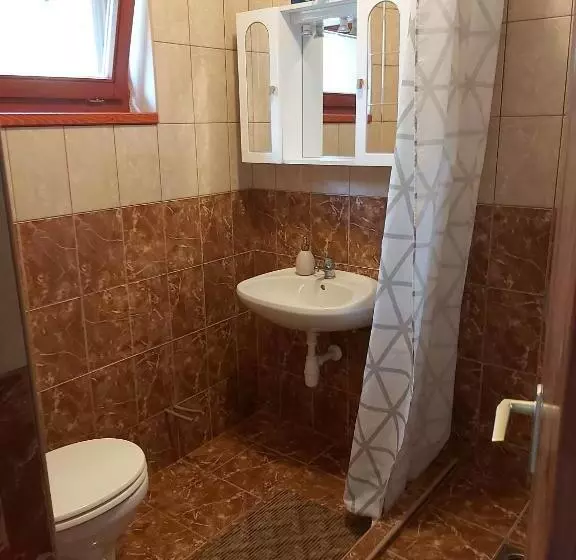 ペンション Számadó Vendégház