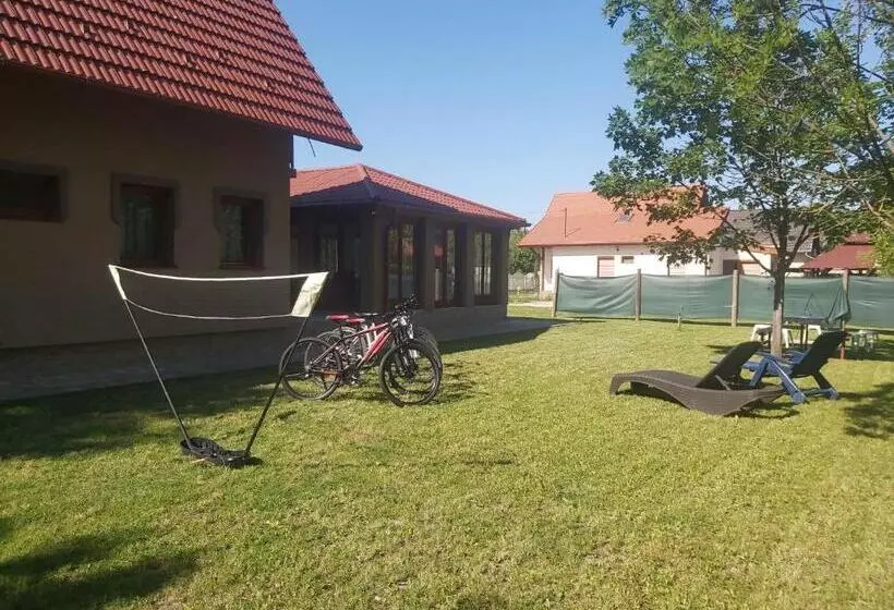 ペンション Számadó Vendégház
