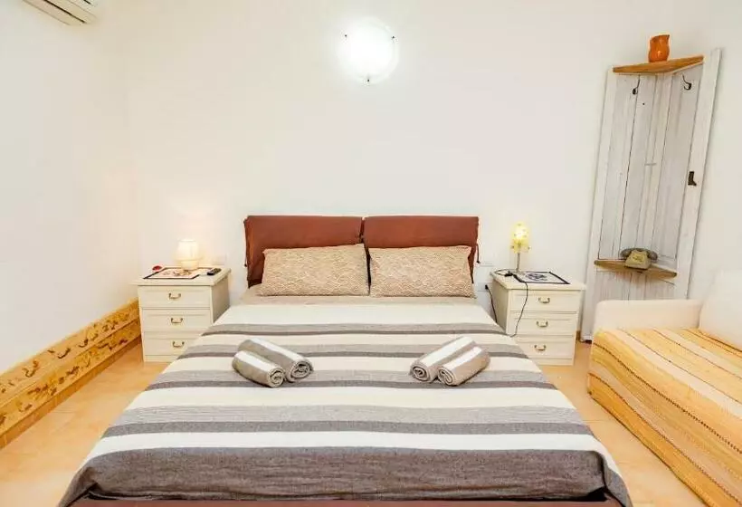 ベッドアンドブレックファースト Affittacamere Soleluna