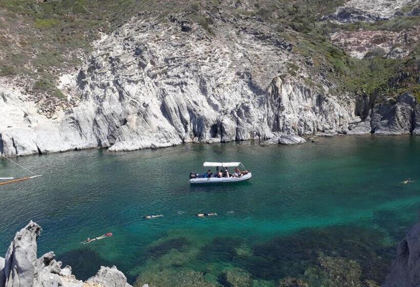 ベッドアンドブレックファースト Carruggetto