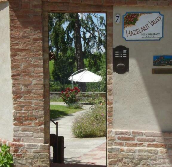 Bed and Breakfast Hazelnut Valley