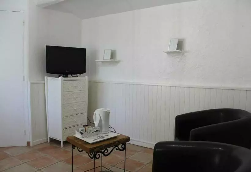 Aamiaismajoitus (B&B) Le Mas Des Chênes