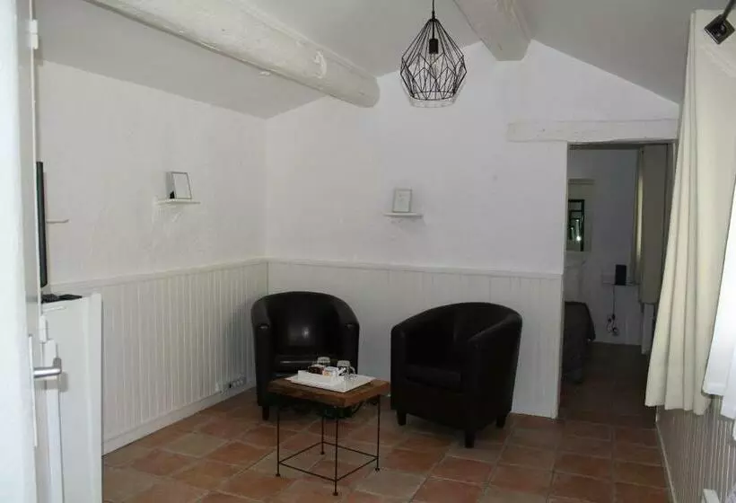 Aamiaismajoitus (B&B) Le Mas Des Chênes