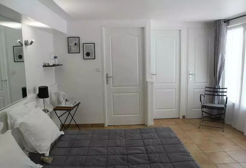 Aamiaismajoitus (B&B) Le Mas Des Chênes