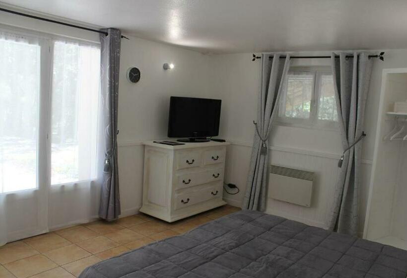 ベッドアンドブレックファースト Le Mas Des Chênes