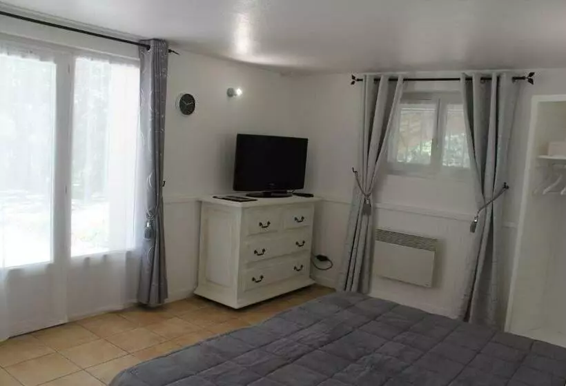 Aamiaismajoitus (B&B) Le Mas Des Chênes