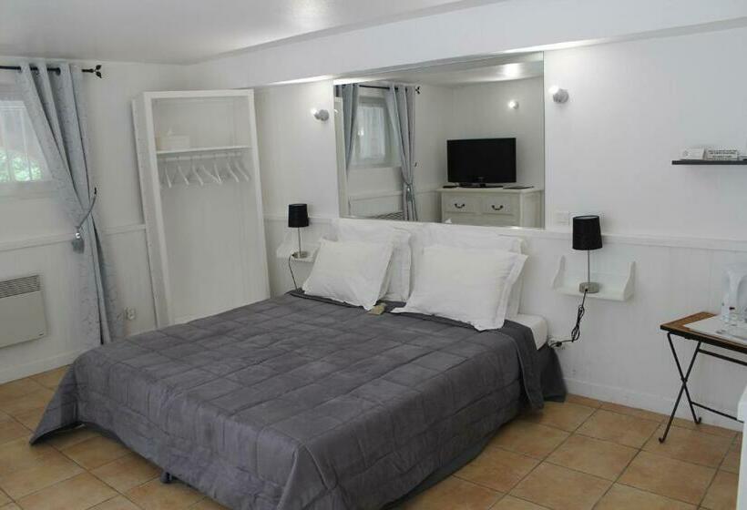 ベッドアンドブレックファースト Le Mas Des Chênes