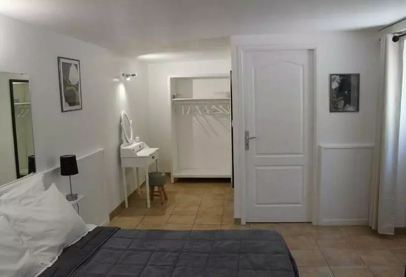 Aamiaismajoitus (B&B) Le Mas Des Chênes