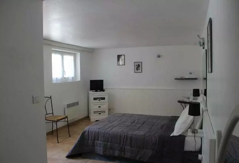 Aamiaismajoitus (B&B) Le Mas Des Chênes