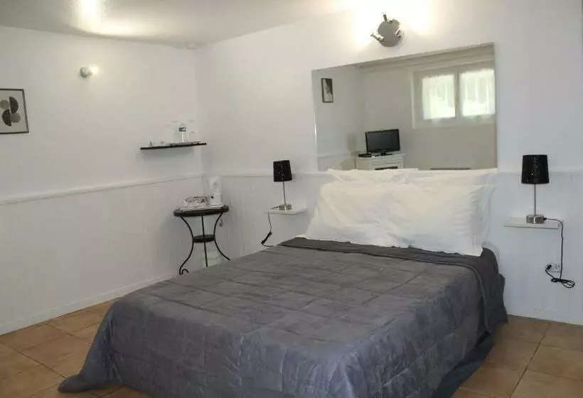 Aamiaismajoitus (B&B) Le Mas Des Chênes