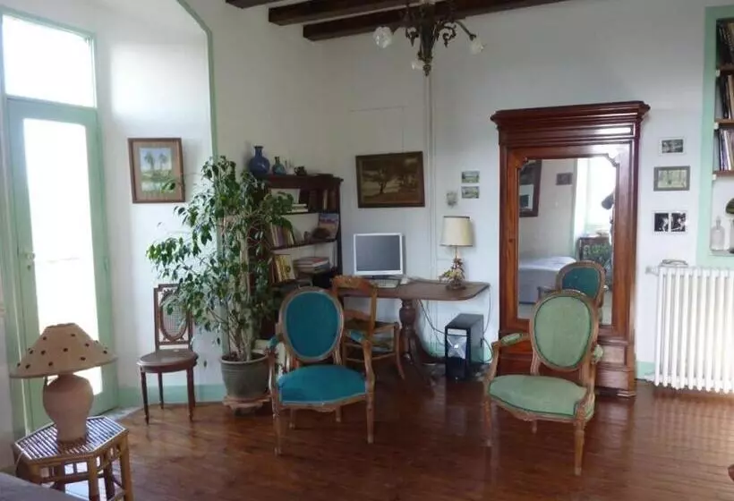 Aamiaismajoitus (B&B) Montenaut