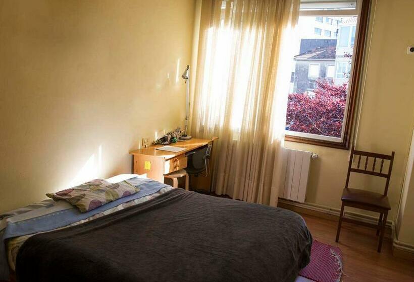 بنسيون Hostal A Pedra