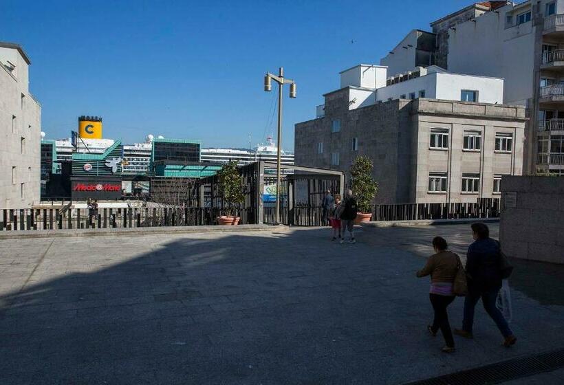 بنسيون Hostal A Pedra