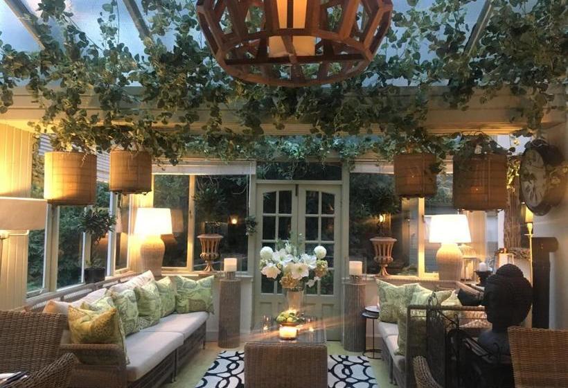 تختخواب و صبحانه Abercorn Guest House