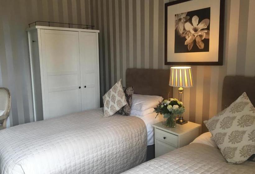 تختخواب و صبحانه Abercorn Guest House