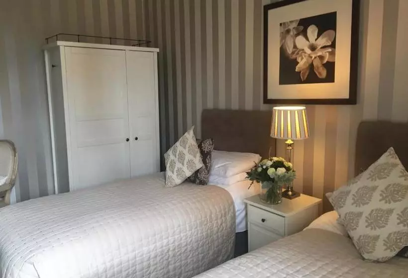 تختخواب و صبحانه Abercorn Guest House