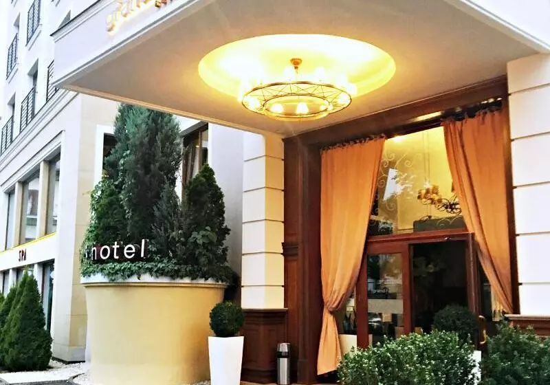 Grand Hotel Boutique