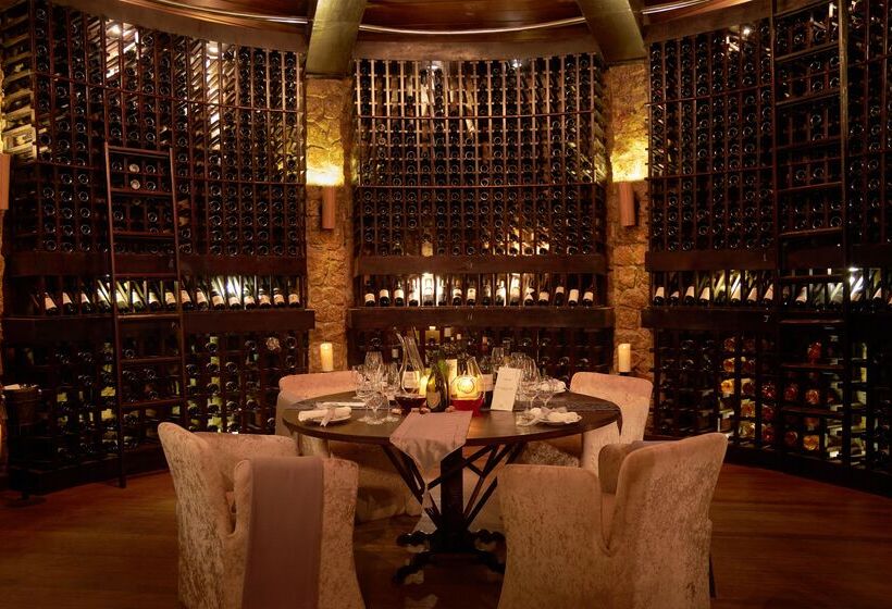 هتل Ja Manafaru, Maldives