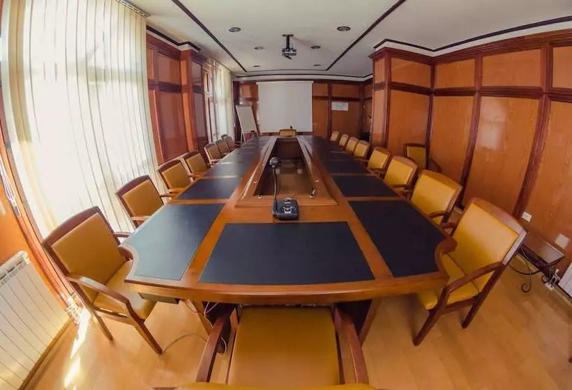 Отель Predeal Comfort Suites