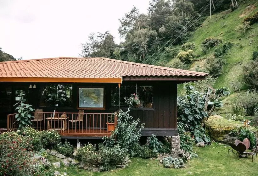 فندق Trogon Lodge