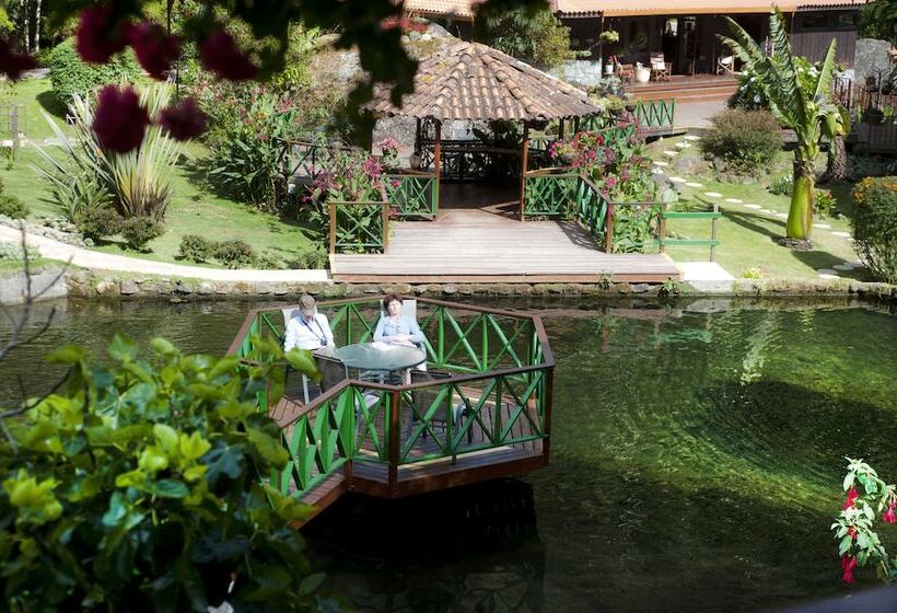 فندق Trogon Lodge