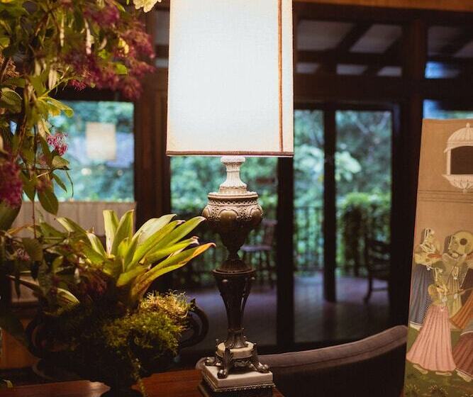 فندق Trogon Lodge