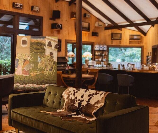 فندق Trogon Lodge