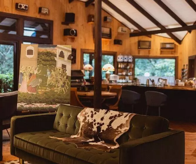 فندق Trogon Lodge