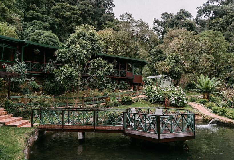 فندق Trogon Lodge