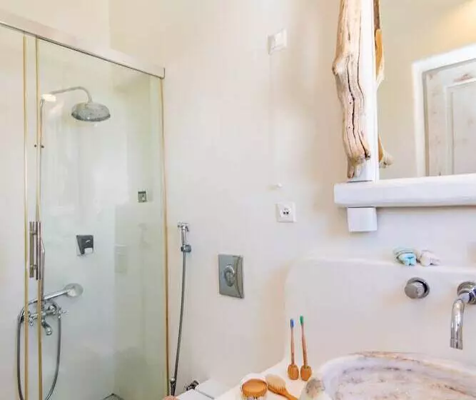 هتل Vincenzo Family Rooms