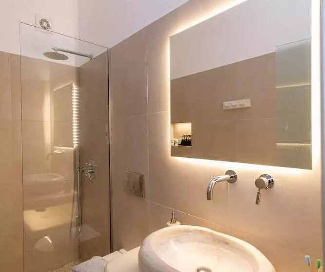 هتل Vincenzo Family Rooms