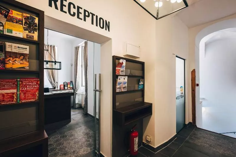 پانسیون Residence Corto Old Town