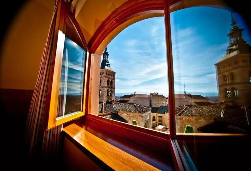 فندق Condes De Castilla