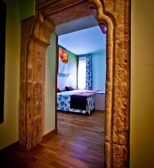 فندق Condes De Castilla