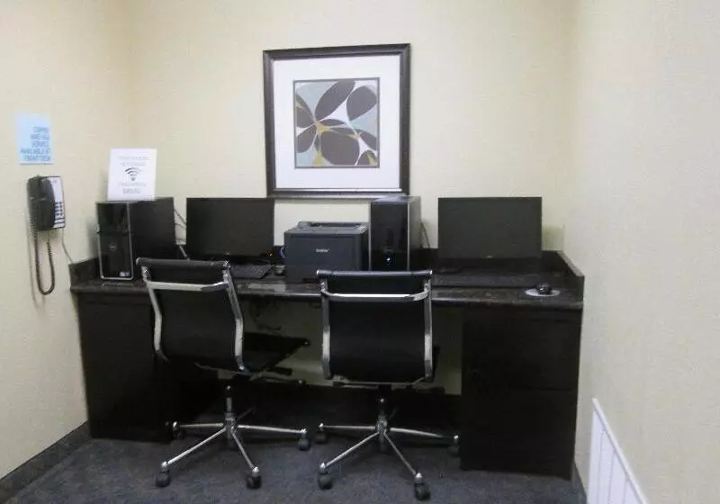 Holiday Inn Express Hotel & Suites Pampa, An Ihg