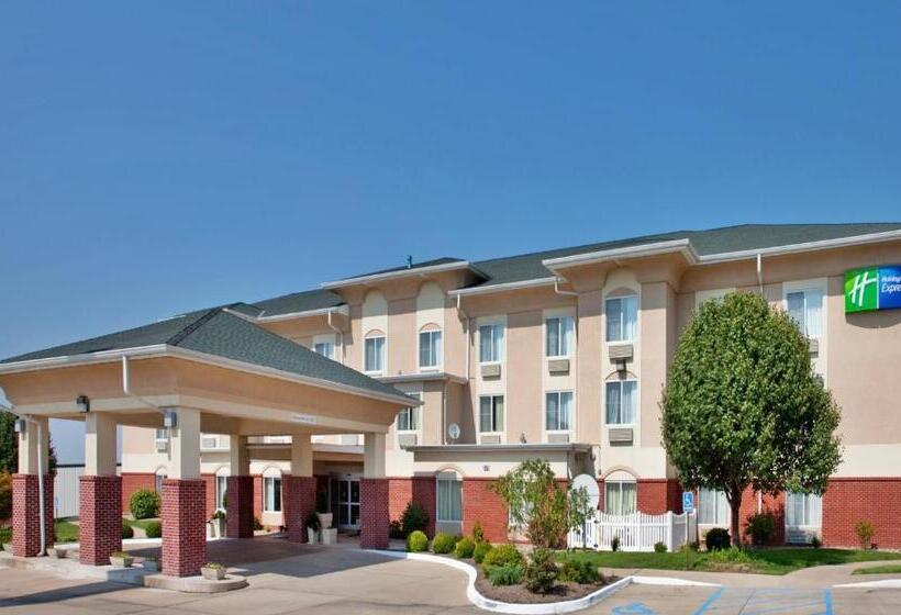 فندق Holiday Inn Express Boonville, An Ihg