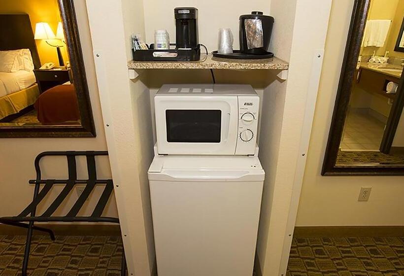 فندق Holiday Inn Express Boonville, An Ihg