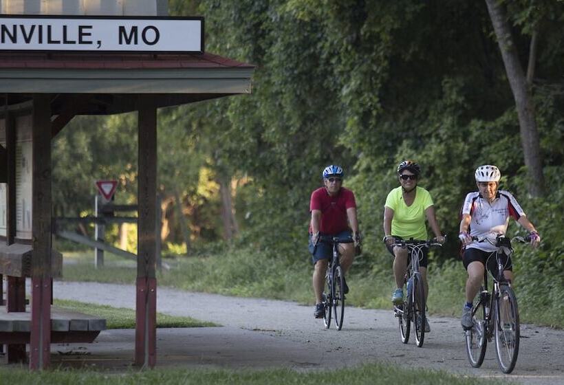 فندق Holiday Inn Express Boonville, An Ihg