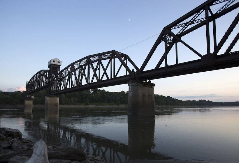 فندق Holiday Inn Express Boonville, An Ihg