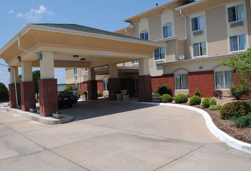 فندق Holiday Inn Express Boonville, An Ihg