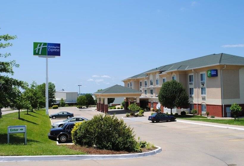 فندق Holiday Inn Express Boonville, An Ihg