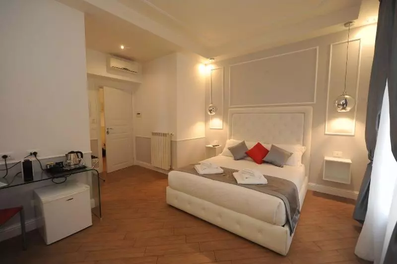 هتل My Suites Piazza Di Spagna