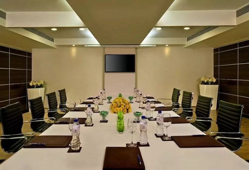 Отель Hyatt Centric Ballygunge Kolkata