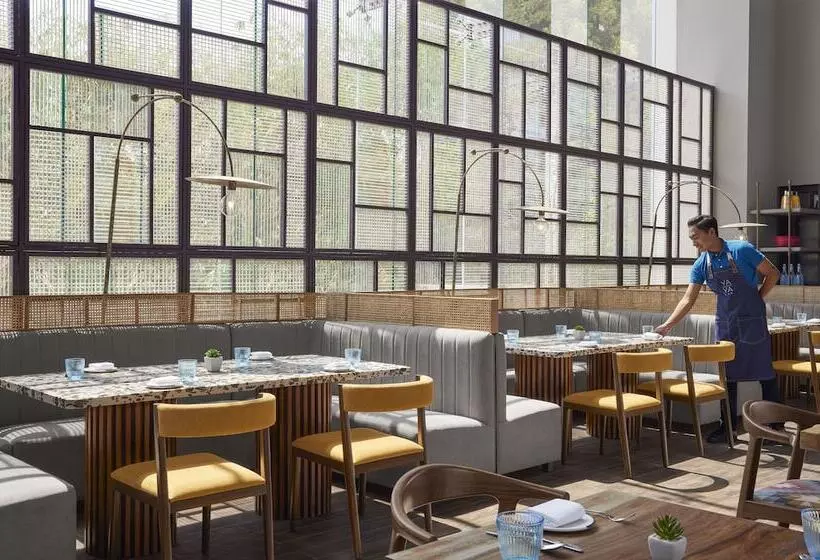 Отель Hyatt Centric Ballygunge Kolkata